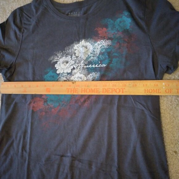 Short-sleeved Sonoma Top with Flowers - Picture 5 of 6